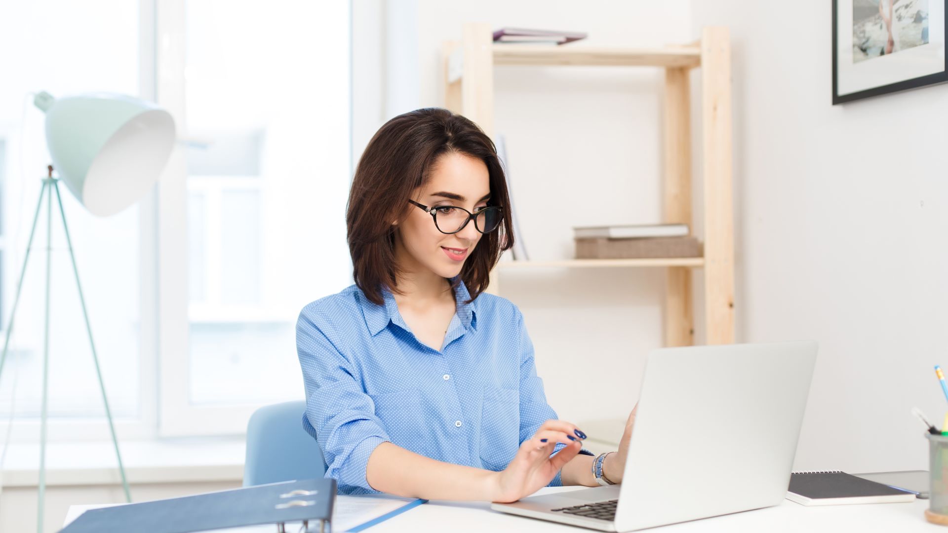 Advantages and Disadvantages of paraplanning outsourcing services